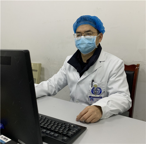 首例"新型肺炎"患者的医生又上班了!