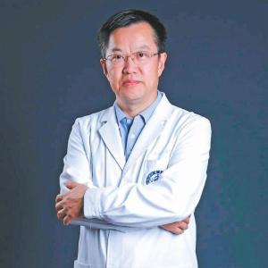 “最美医生”梁宗安：31年用“专业”诠释最美