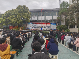 邻水县：科普大篷车进校园 点燃青少年科学梦