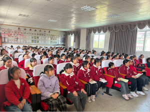 南江县长赤镇桥梁小学开展青春期科普讲座 为女生身心成长答疑解惑