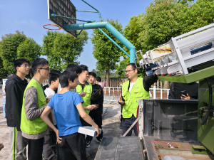 武胜县科普大篷车走进农旺学校