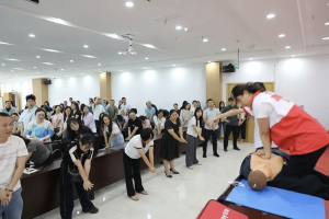 守护“黄金4分钟”，东兴区开展机关应急救护技能培训