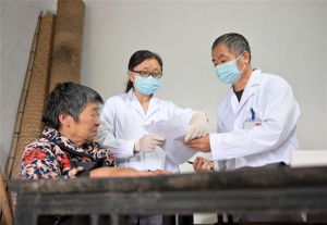 全国科普月｜东兴区：家庭医生敲门送健康