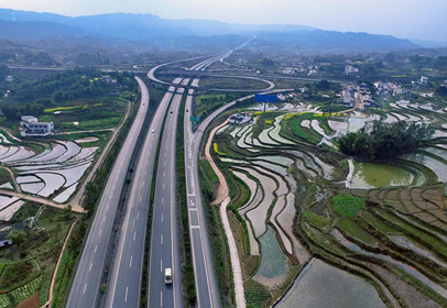 高速路网连万家