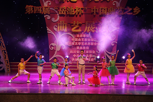 《我心中的英雄》广东东莞麻涌镇选送.jpg