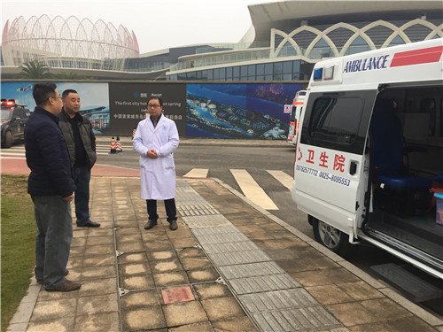 船山区卫计局为圣莲岛天然气泄漏抢险人员保驾护航