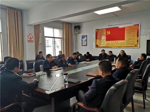 在街道三楼会议室召开座谈会.jpg