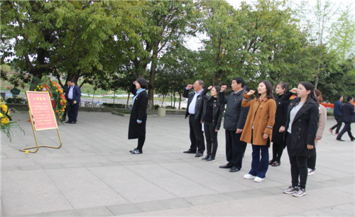 巴州区科协与团区委共同开展党日活动