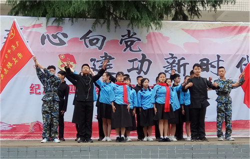 武胜飞龙中学举办纪念五四运动100周年文艺汇演