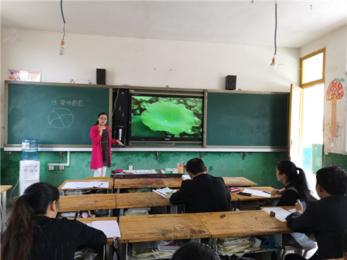 天池九义校举办微格课专题研讨会