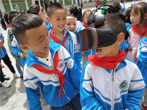 播种科学种子  点燃科学梦想