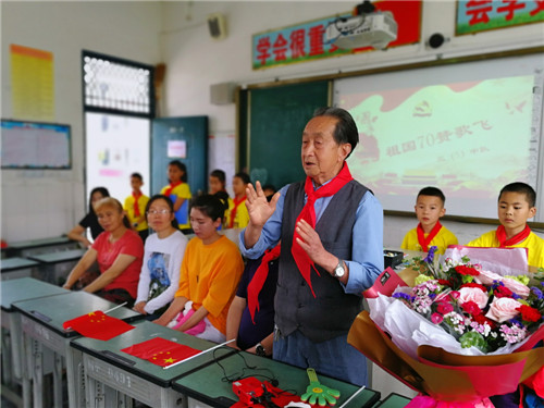 讲成长故事.jpg