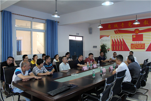 船山社区教育学院举行杨文浩先进事迹报告会
