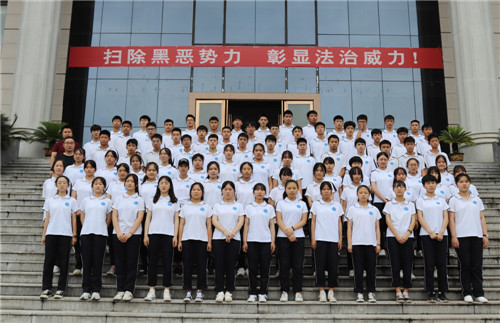金鼎实验学校学生“零距离”旁听法庭庭审