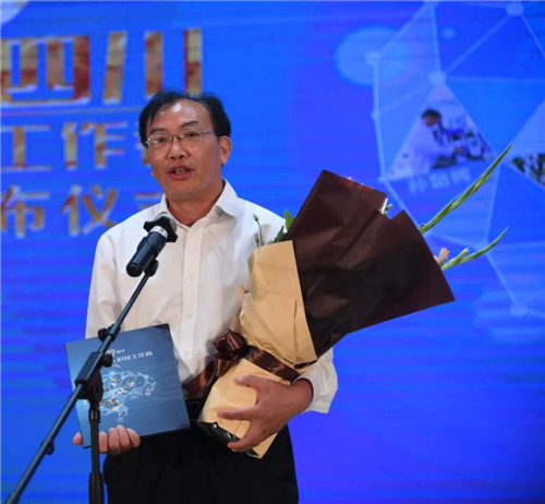 5B1CD2F05CDE4A494F4943DB6D9948E6_副本.jpg