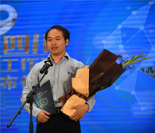 1985F136DE5BECCF990307367481648B_副本.jpg