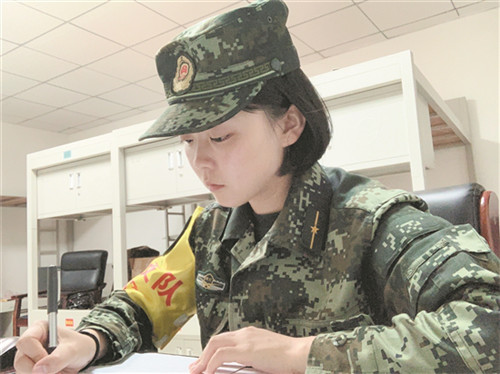 王韵佳巾帼不让须眉，终圆从军梦.jpg