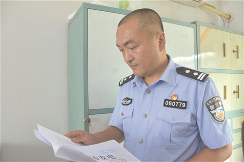 滕加祥：扎根基层 乐做人民忠诚卫士