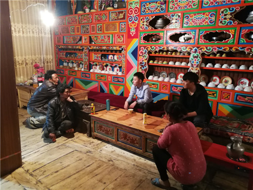 心里装着群众  一切为了群众