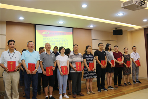彭山区人民法院90名新任人民陪审员任职