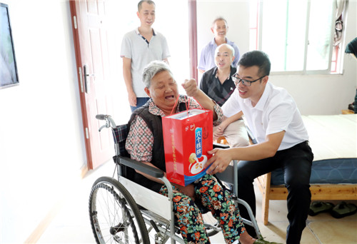 兴平镇：集中托养重症重残病人为贫困家庭减负