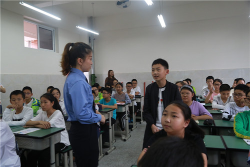 东坡区检察院走进苏辙中学开展法治第一课