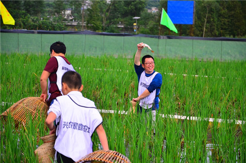 “我捉到鱼啦”.jpg