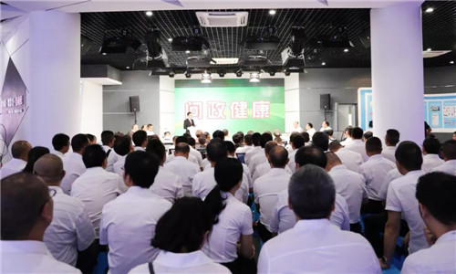 岳池人大代表问政健康治乱象