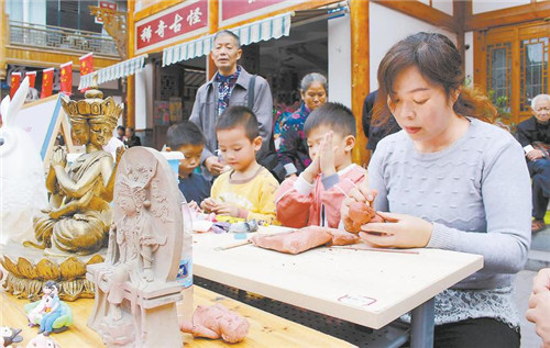 百年老街晒“非遗”