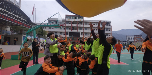 南江镇第三小学城北幼儿园举办冬季运动会