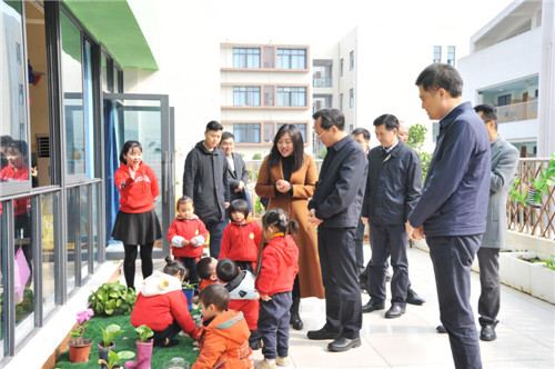 省教育厅厅长李江一行视察武胜县城东幼儿园