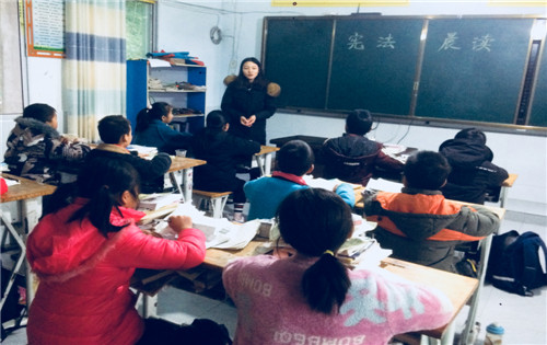 金盆小学启动“学宪法、讲宪法”活动