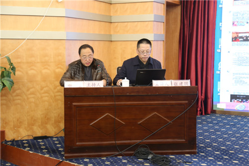 州政府副秘书长张建国在甘孜州“天府科技云服务”培训会上上党课.jpg