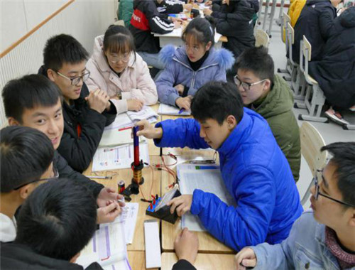 两室联动：磨课评课促成长