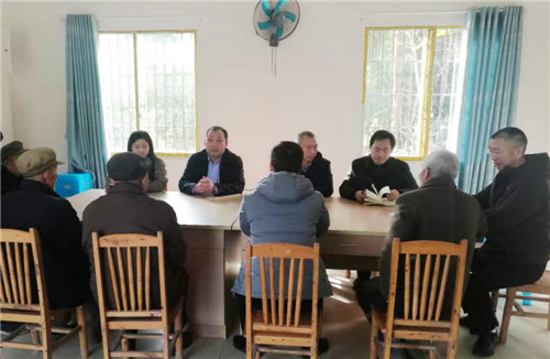 慰问座谈现场.jpg