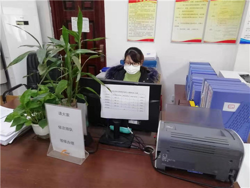 成都高新区石板凳街道：“准妈妈”坚守防控一线