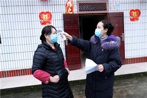 肖溪镇：驻村第一书记在疫情防控一线守初心担使命