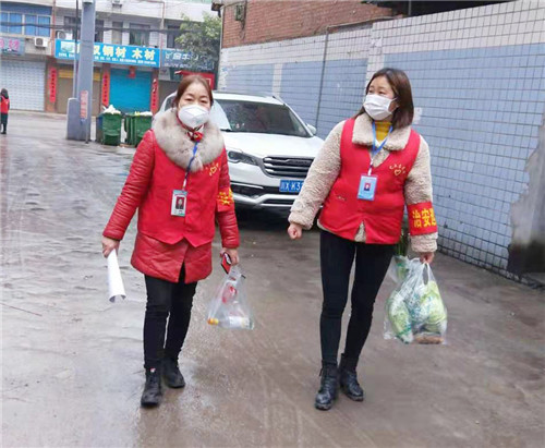 前锋区：志愿者当好居家观察者的“代购员”    