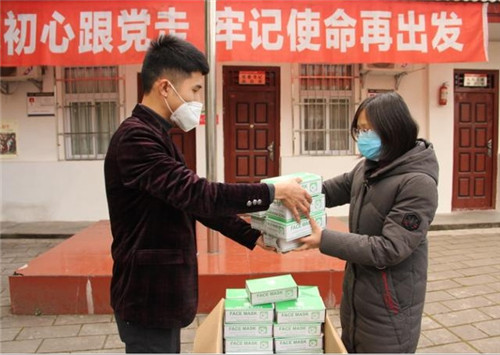 三家镇：3000只口罩暖人心