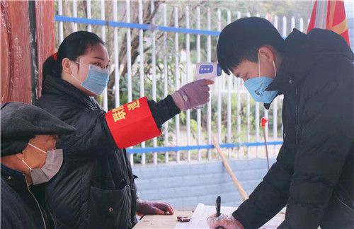 广安市枣山园区：“小喇叭”村村响 “大疫情”户户防