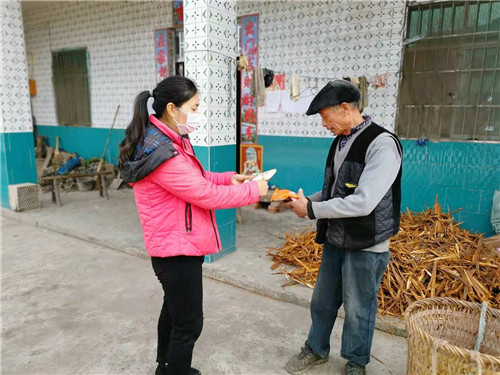 前锋区：“五员”行动为农户提供春耕“上门服务”