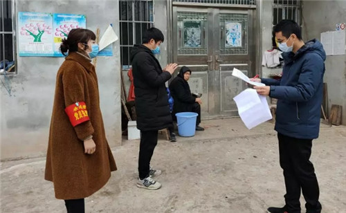 永兴镇驻村工作队与群众同舟共济战疫情