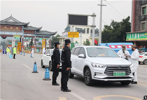 前进路上,让我们紧握彼此温暖的手