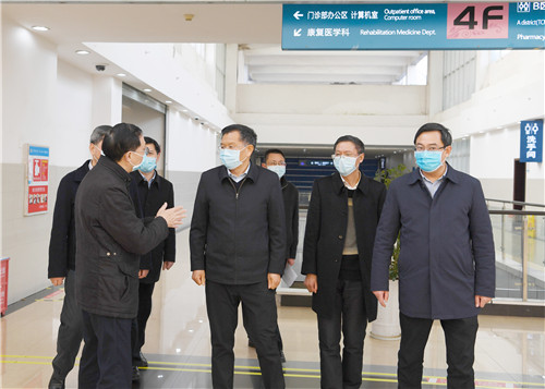 广安市委书记李建勤走访慰问华西广安医院疫情防控一线医务人员