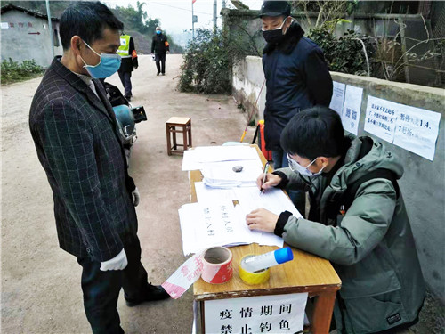大龙镇“陀螺”书记段勇：战“疫”路上炼初心