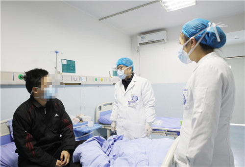 好事成双！华西广安医院今日两例新冠肺炎确诊患者治愈出院