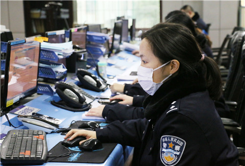 曾洁文：疫情中一名警察母亲的坚守