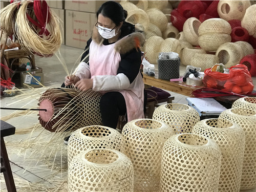 青神县：居家编制助复工