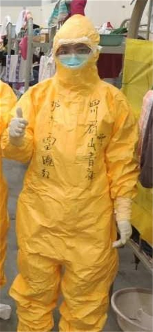 泪目！白衣天使的脸和手让人心疼！