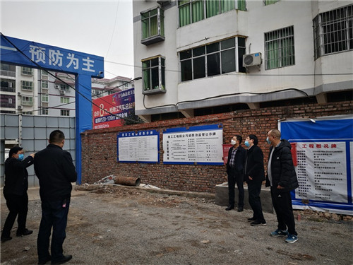 南江县教科体局检查指导长赤镇桥梁小学疫情防控工作